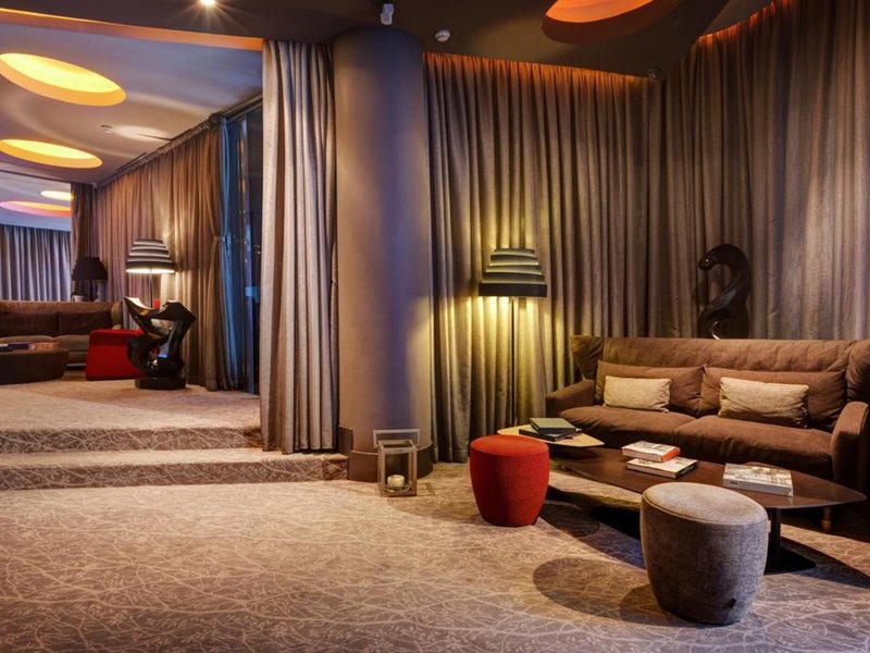 Gray Boutique & Spa 11
