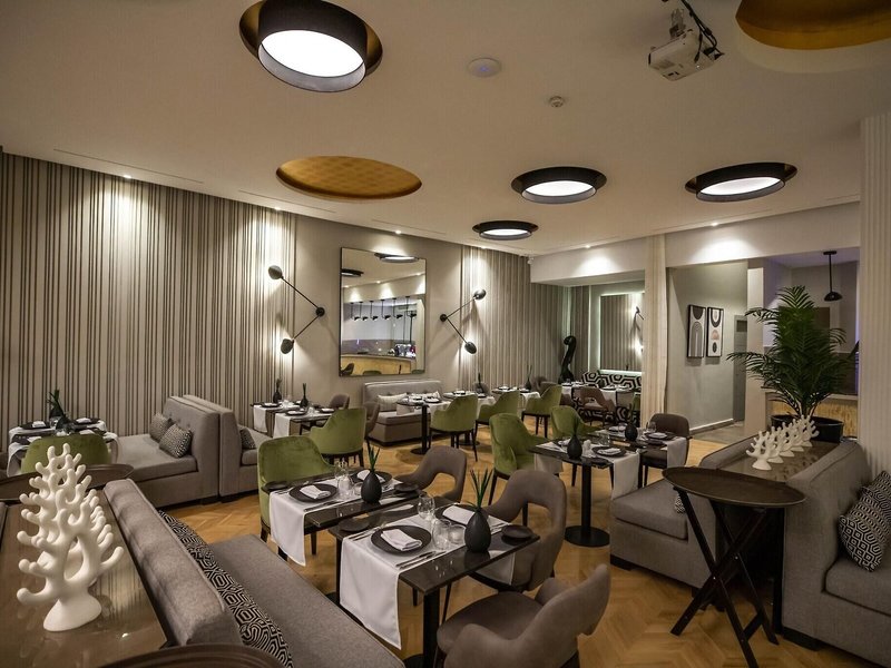 Gray Boutique & Spa 23