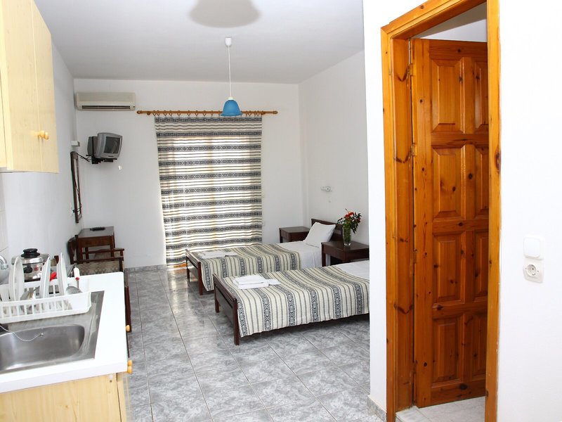 Mari Evans Apartments 13 - Room Example