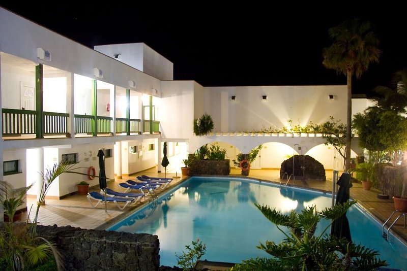 Aparthotel Esquinzo Y Monte del Mar 4