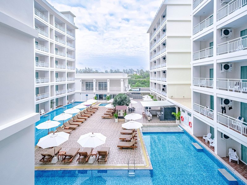 The Chanalai Hillside Resort 10