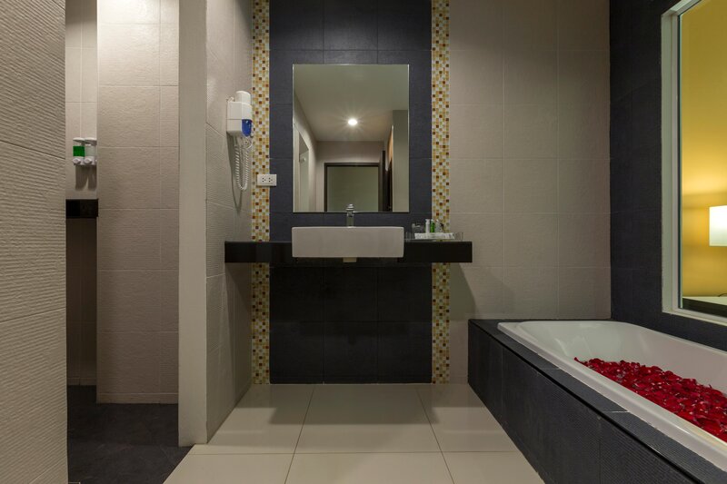 Chanalai Hillside Resort 15