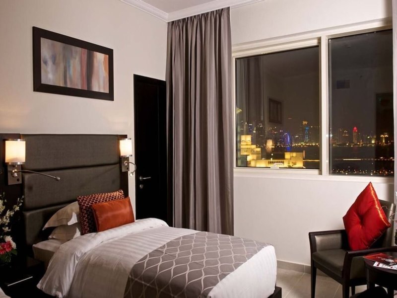 The Royal Riviera Hotel 24