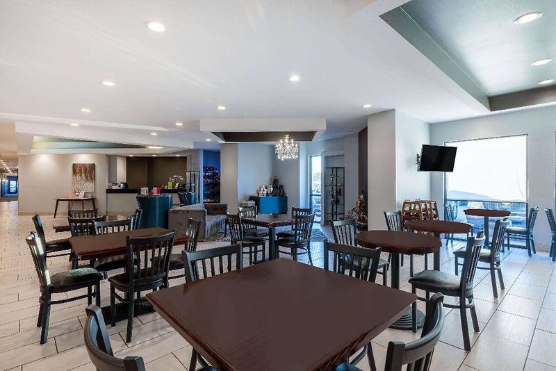 Baymont Inn & Suites Rapid City 4