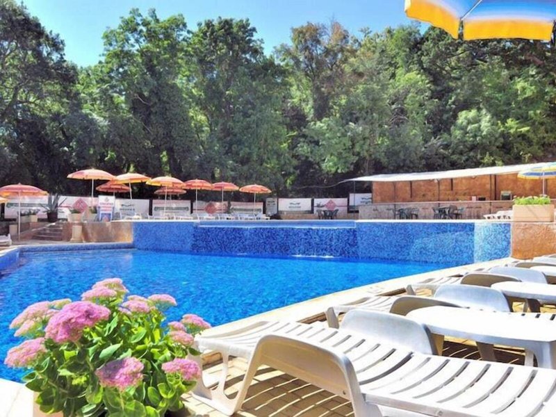 Paradise Green Park Hotel & Apartments 15