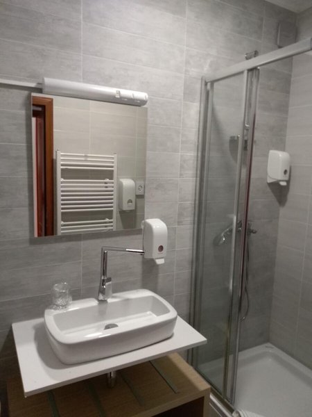 Dubrovnik Hotel 42 - Bathroom Example