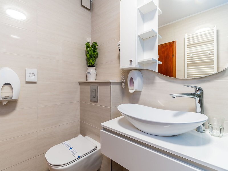 Dubrovnik Hotel 44 - Bathroom Example