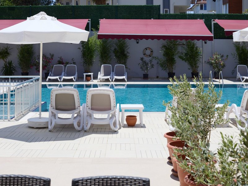 A Hotel Side 18