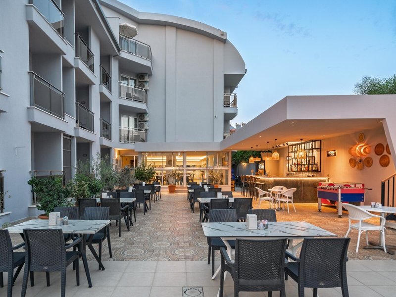 A Hotel Side 24