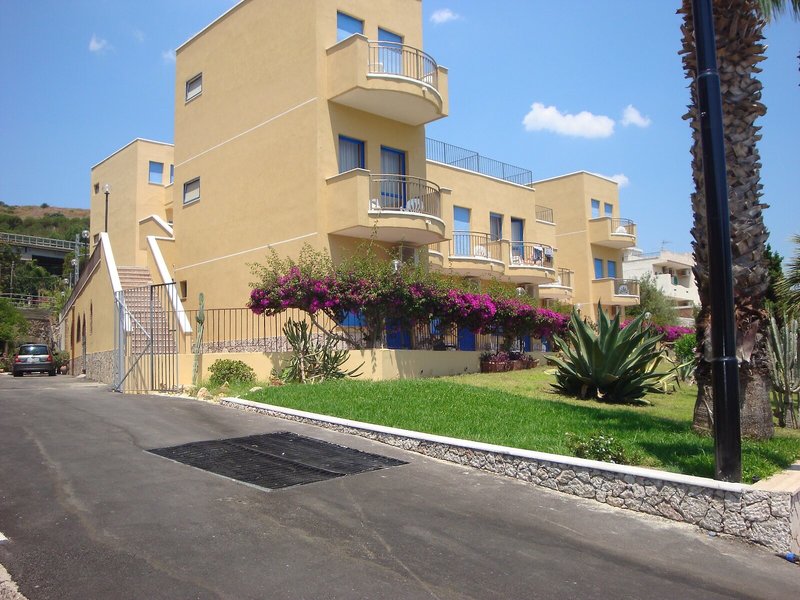 Elihotel  1