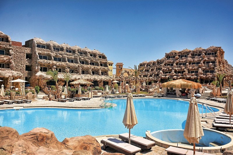 Caves Beach Resort 1