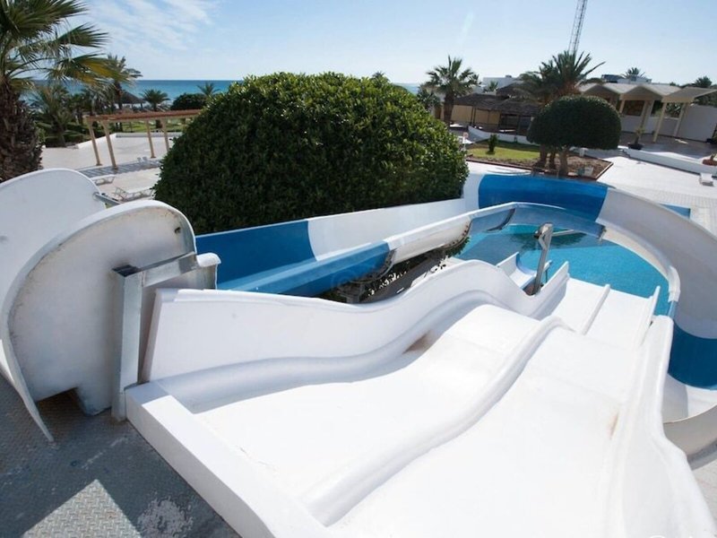 Thapsus Beach Resort 16