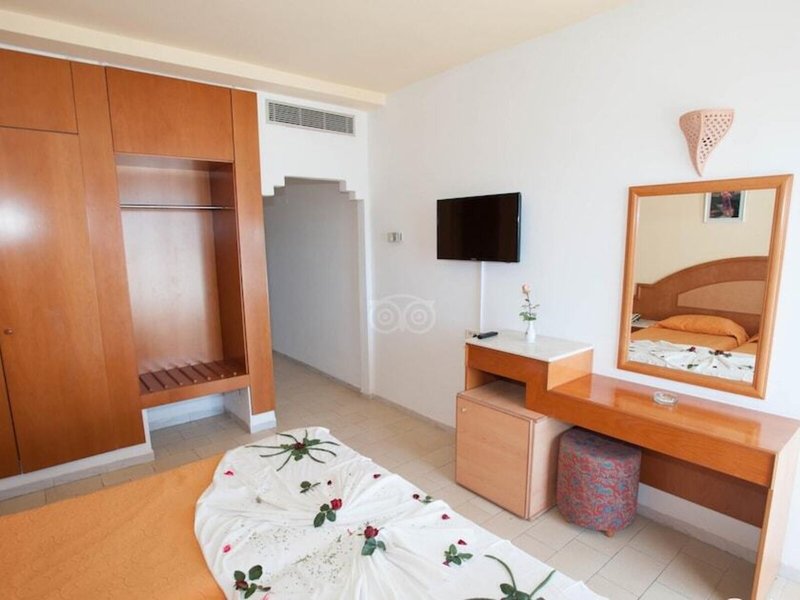 Thapsus Beach Resort 43