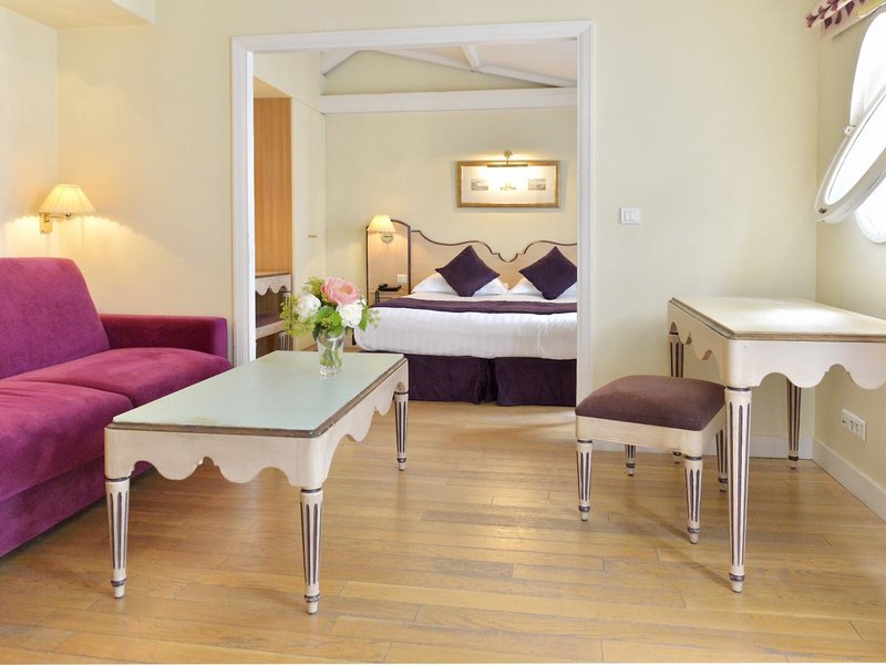 Suites Unic Renoir St. Germain 21 - Room Example
