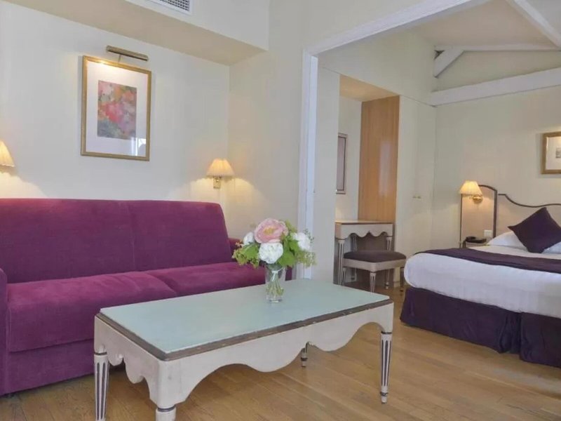Suites Unic Renoir St. Germain 32 - Room Example