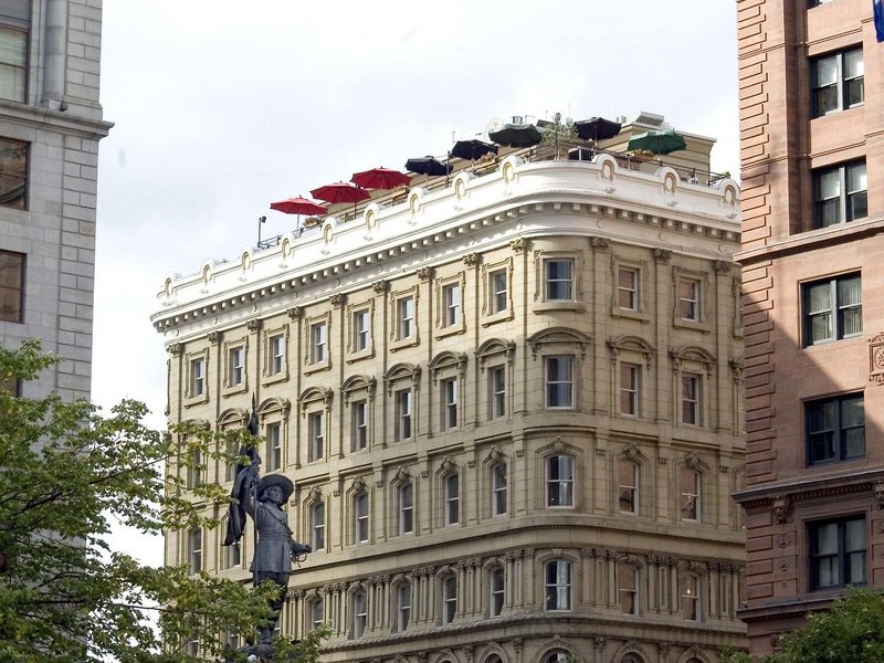 Hôtel Place d'Armes 2