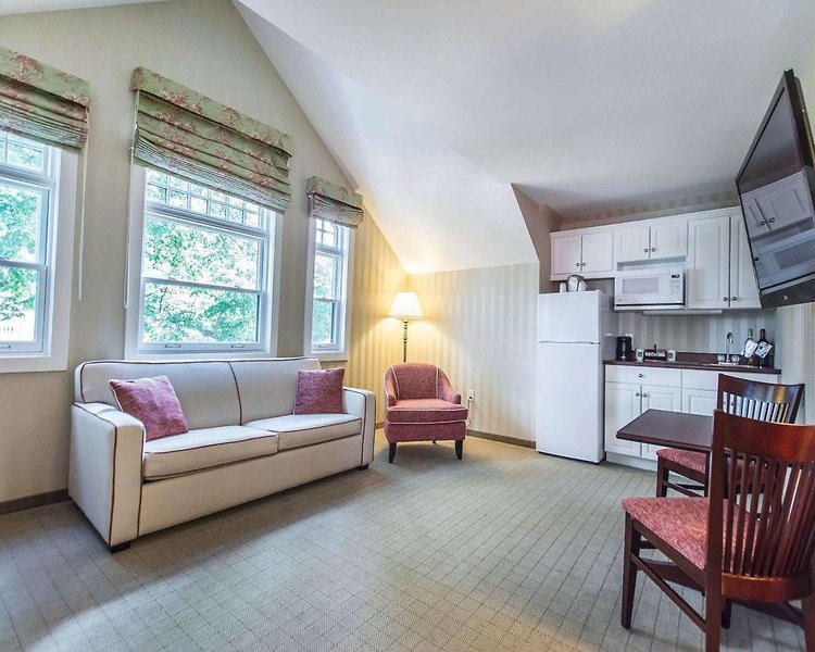 Quality Inn & Suites Downtown
