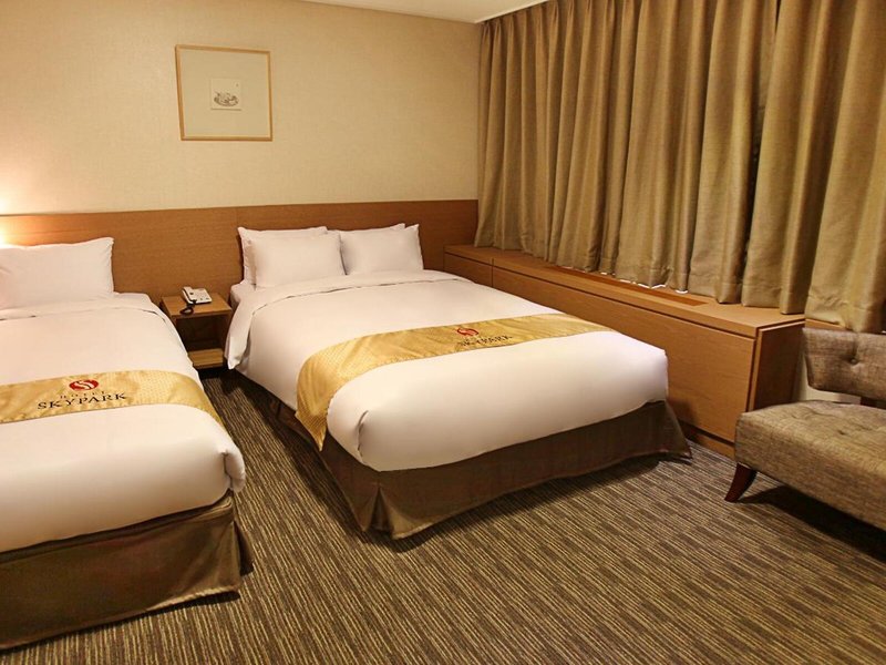 Hotel Skypark Central Myeongdong 23 - Room Example