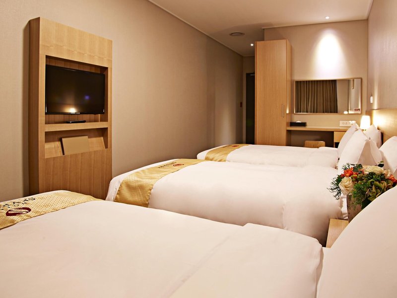Hotel Skypark Central Myeongdong 31 - Room Example