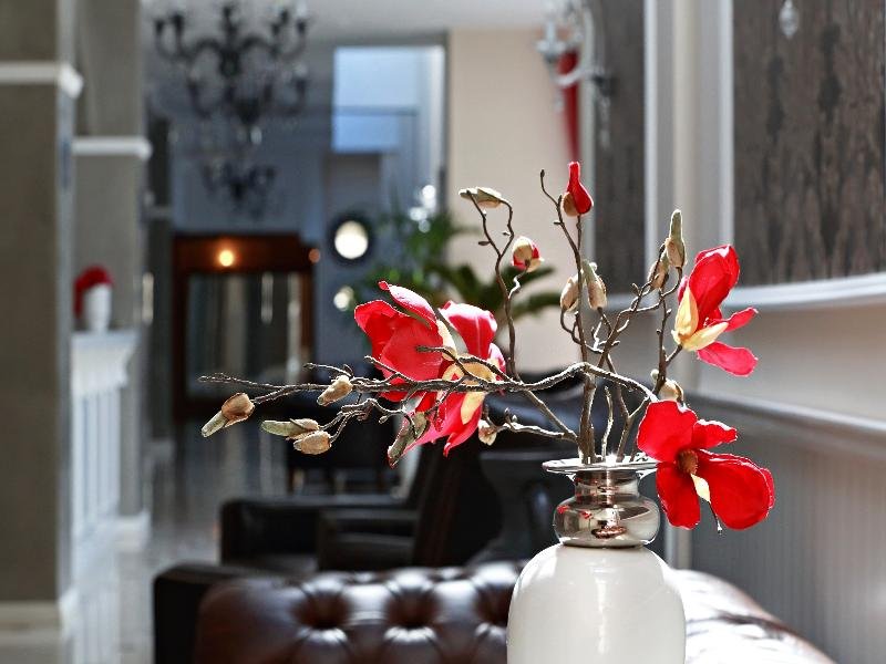White Rock Castle Suite Hotel 10