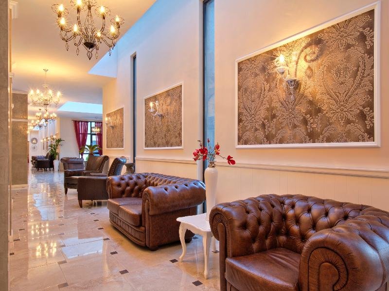 White Rock Castle Suite Hotel 15