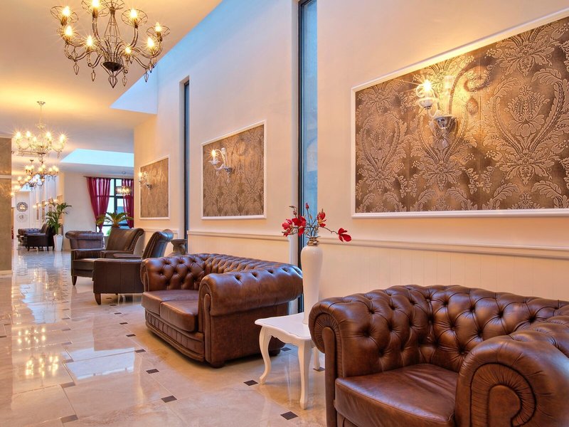 White Rock Castle Suite Hotel 16