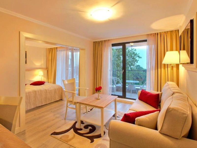 White Rock Castle Suite Hotel 34