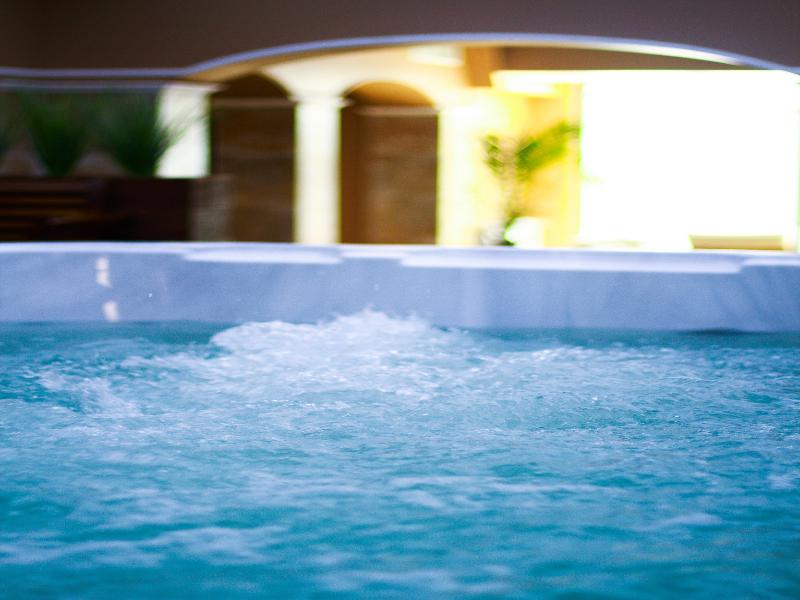 White Rock Castle Suite Hotel 2