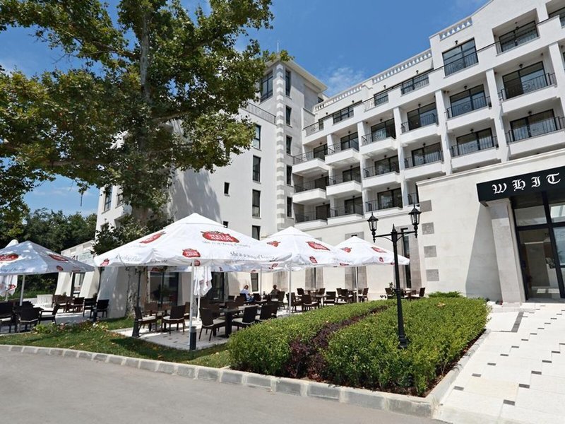 White Rock Castle Suite Hotel 1