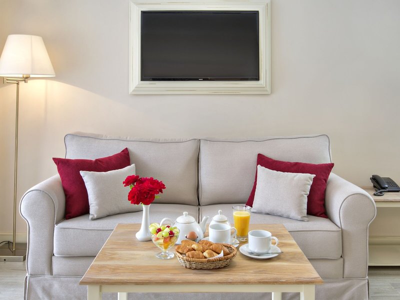 White Rock Castle Suite Hotel 21