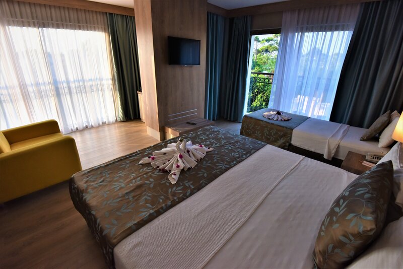 Lucida Beach Hotel 12