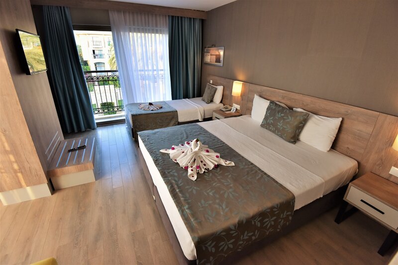 Lucida Beach Hotel 11