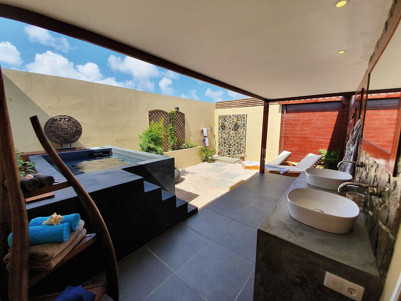 Bamboo Bali Bonaire 19