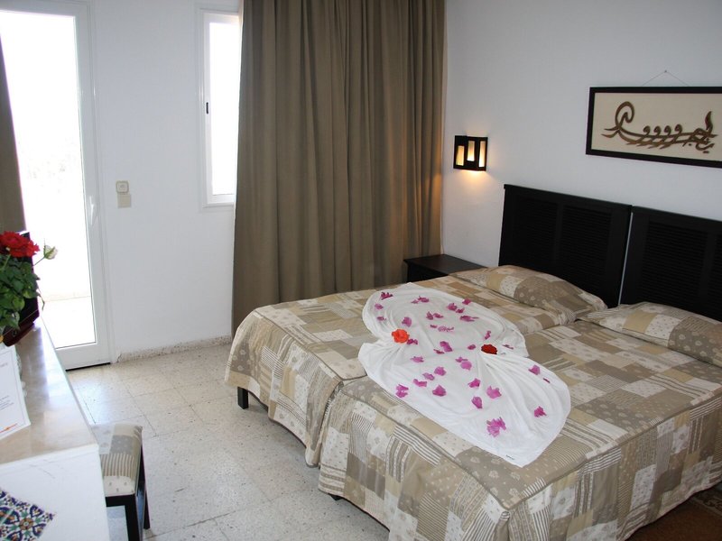 Hotel Club Tropicana & Spa  36