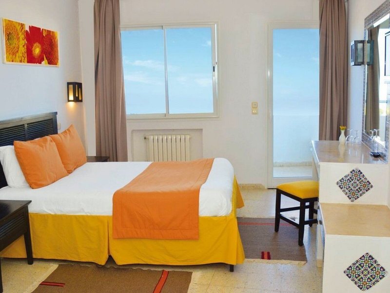 Hotel Club Tropicana & Spa  38