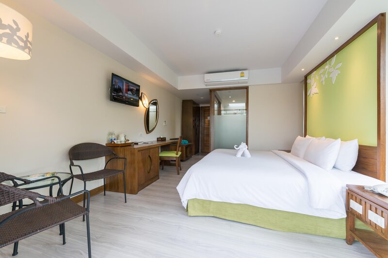 The Leaf on The Sands 45