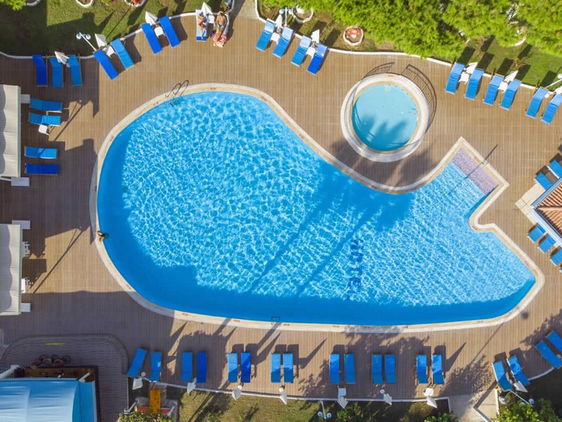 White Otel 11