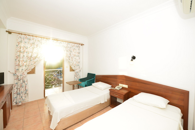White Otel 6