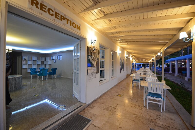 White Otel 6