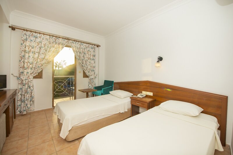 White Otel 15