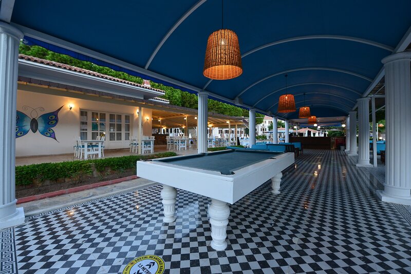 White Otel 16
