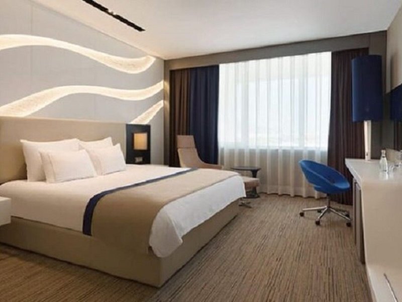 Ramada Hotel & Suites by Wyndham Izmir Kemalpasa 13