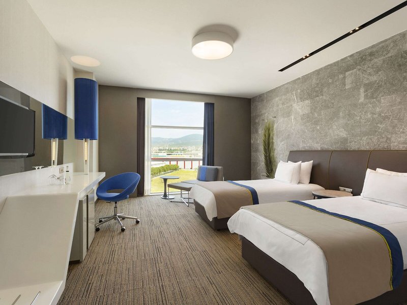 Ramada Hotel & Suites by Wyndham Izmir Kemalpasa 14