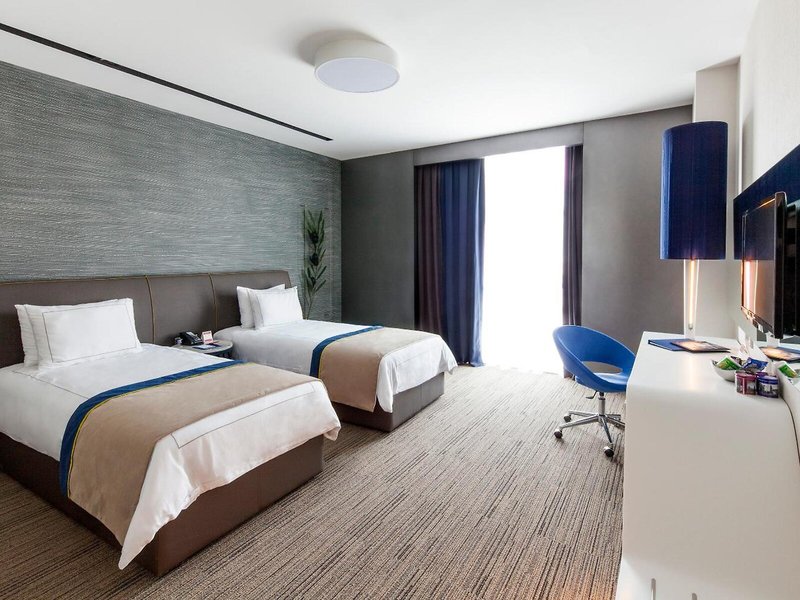 Ramada Hotel & Suites by Wyndham Izmir Kemalpasa 16