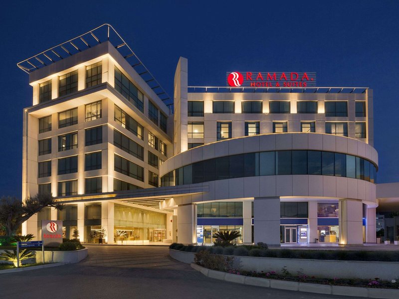 Ramada Hotel & Suites Kemalpasa 1