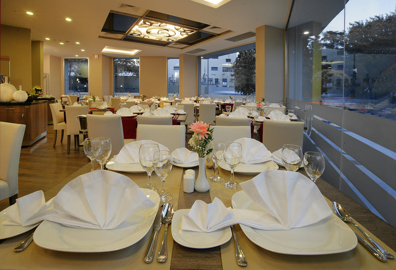 Ramada Plaza by Wyndham Izmir 7