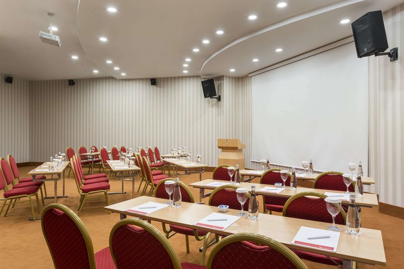 Ramada Plaza by Wyndham Izmir 7