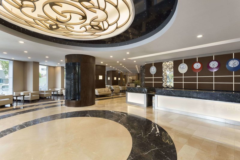 Ramada Plaza by Wyndham Izmir 11