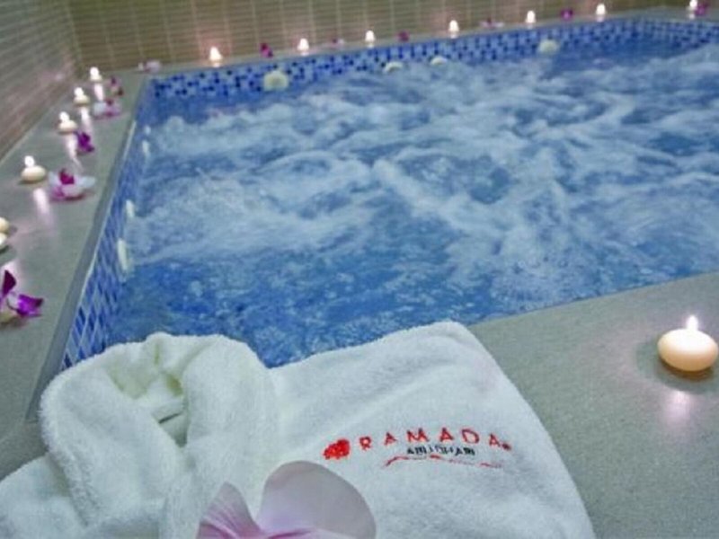 Ramada Abu Dhabi Corniche 4