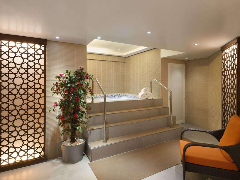 Ramada Abu Dhabi Corniche 7